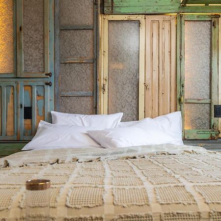 באוני Via Roma Charming Rooms מראה חיצוני תמונה